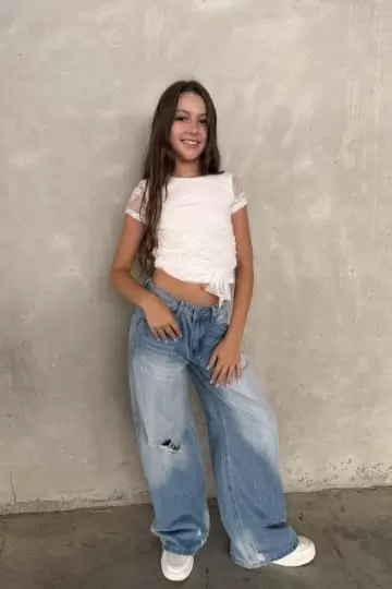 ג'ינס רחב עם דפוס כריסטי בצבע כחול
